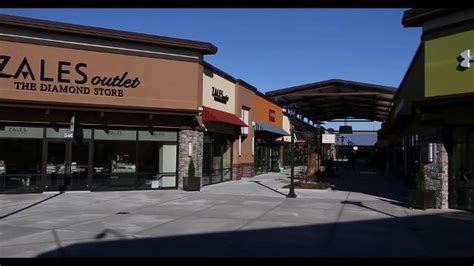 altoona outlet mall shoe stores.